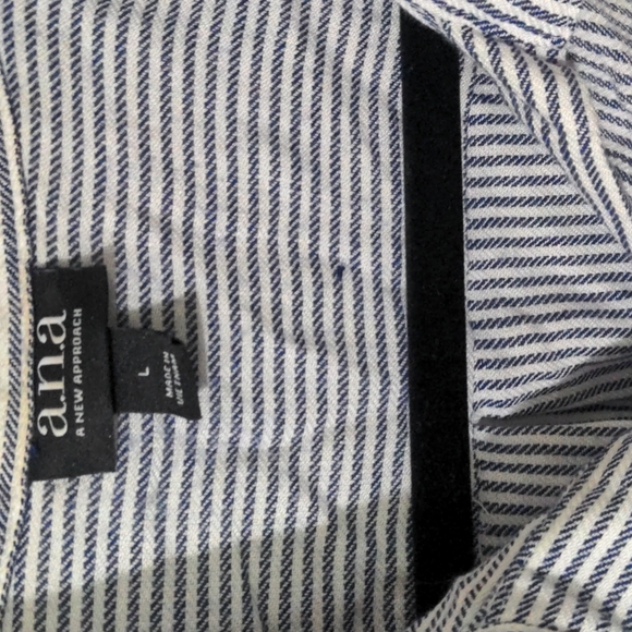 Button Up striped shirt - Picture 2 of 4